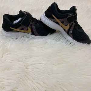 Nike revolution 4 girls size 13